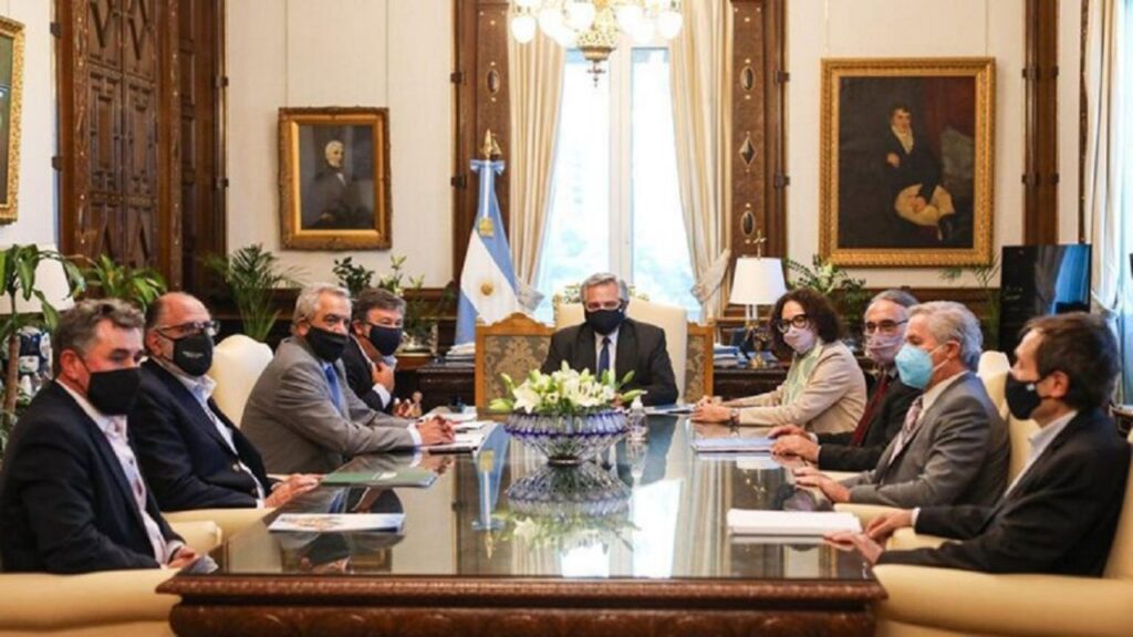 El Presidente le prometió al campo que no subirá las retenciones