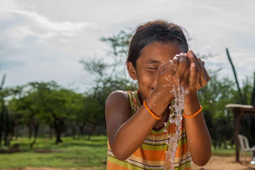 El acceso al agua contribuye a disminuir el trabajo infantil en las zonas rurales