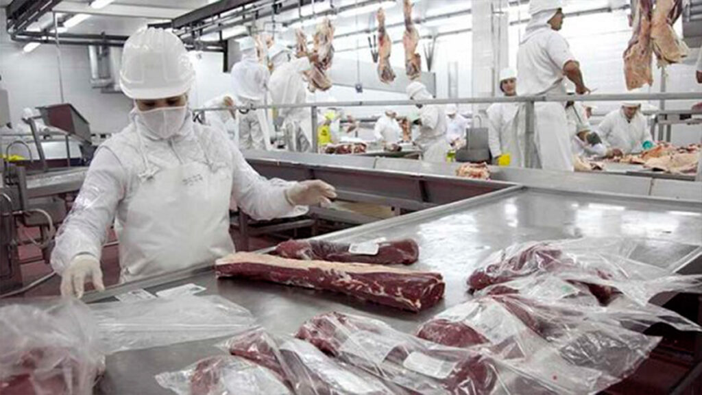 El Ministerio de Agricultura suspendió a 15 exportadoras de carne