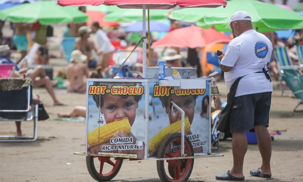 Debelaron el millonario negocio de vender choclos en la playa - Noticampo