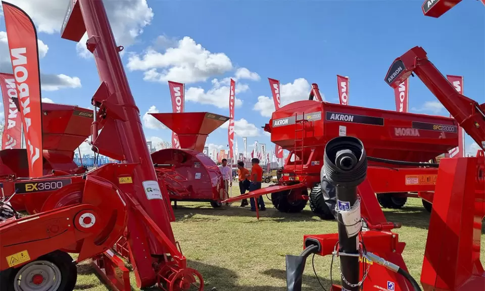 El Grupo AKRON evoluciona con la mirada puesta en el futuro del productor