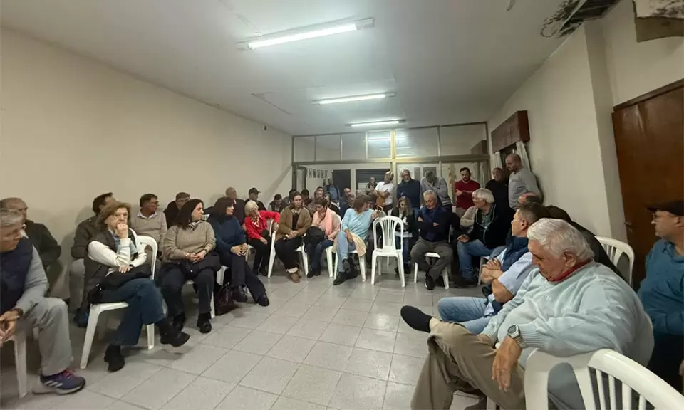 Los productores de Colón intimaron al Intendente local por los caminos rurales