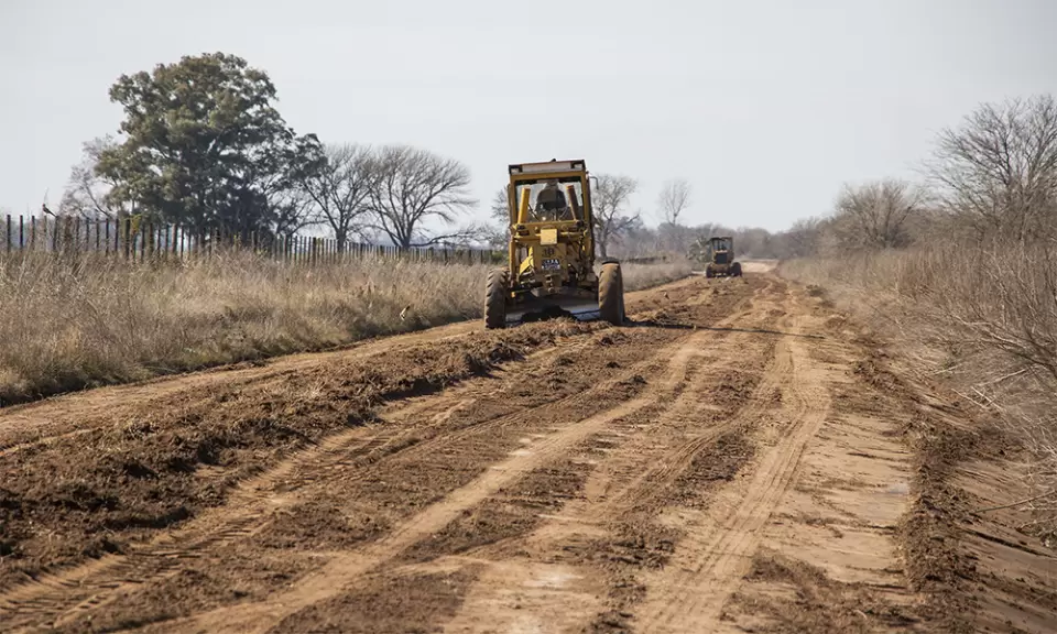 Advertencia de ingenieros por obras en los caminos rurales
