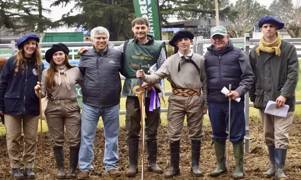 Los alumnos de la Agrotécnica de Pergamino brillan con sus toros campeones